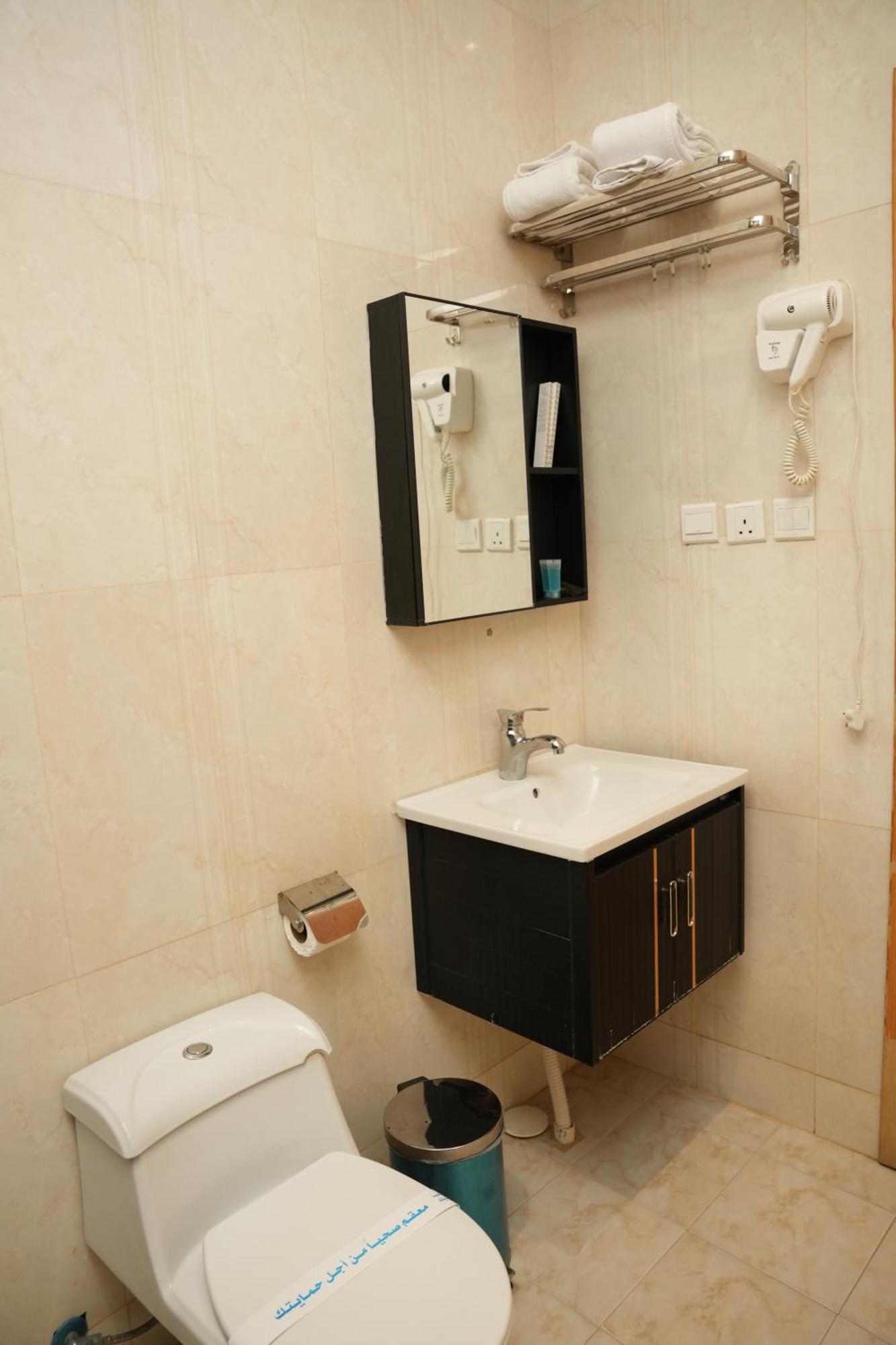 ריאד Al Joon Hotel מראה חיצוני תמונה